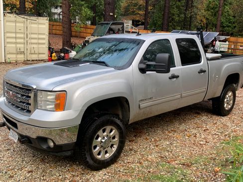 Used 2012 GMC Sierra 2500 SLE w/ SLE Preferred Package image 1