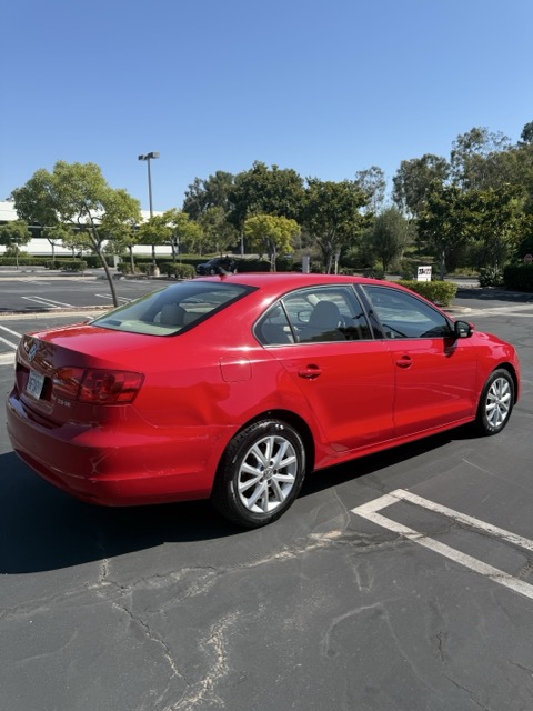 Used 2012 Volkswagen Jetta SE FWD image 12