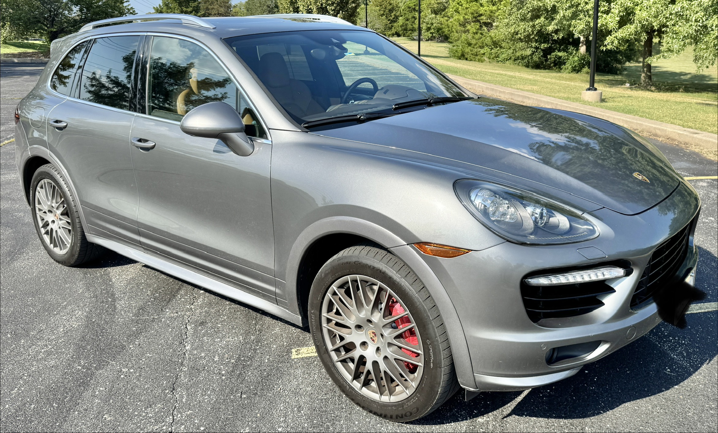 Used 2014 Porsche Cayenne Turbo S AWD/4WD image 22