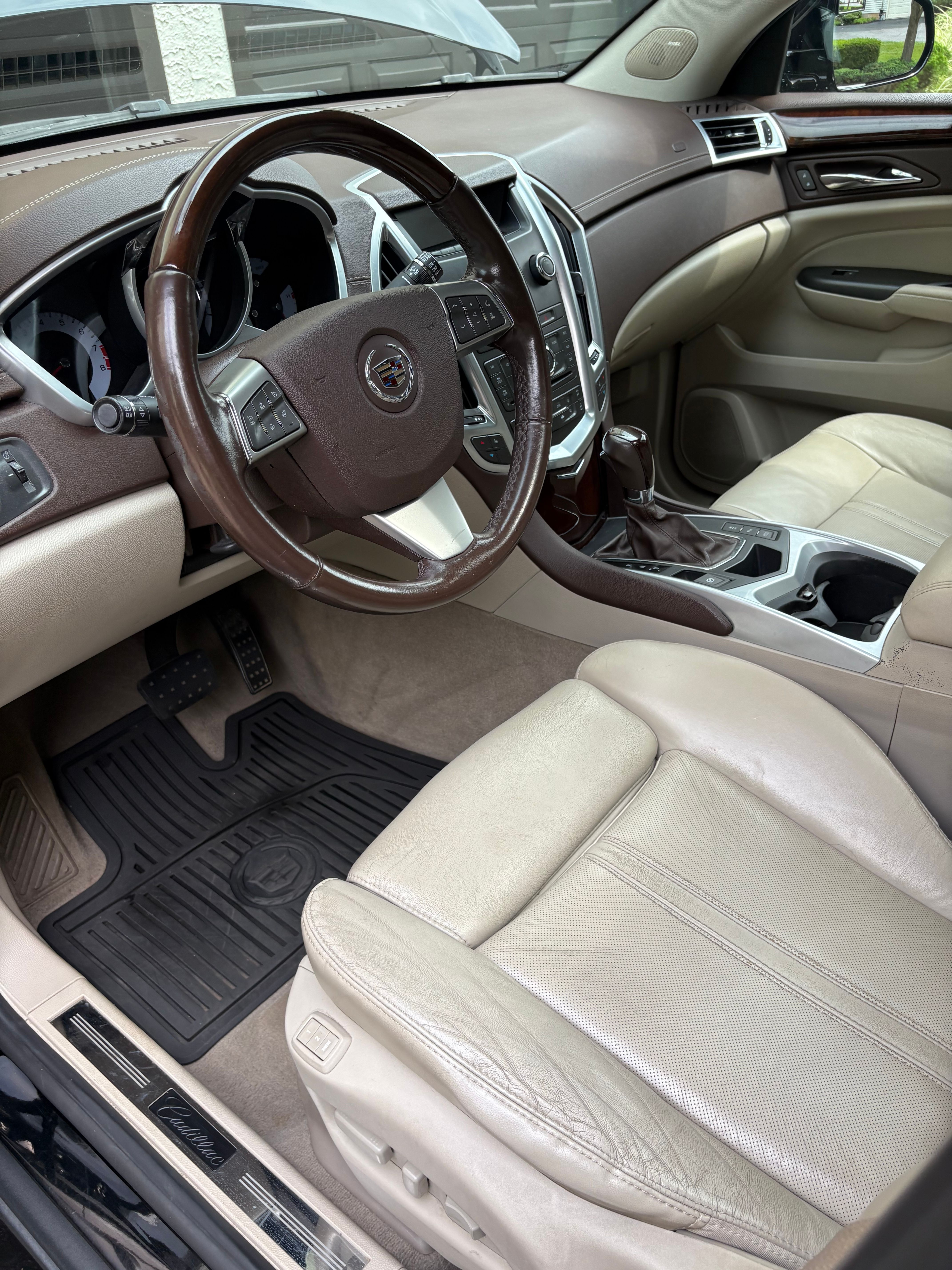Used 2012 Cadillac SRX Luxury AWD/4WD image 6
