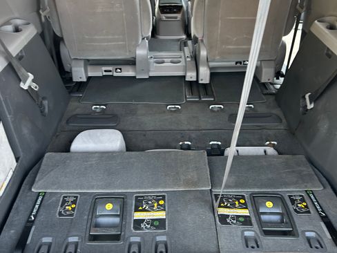 Used 2018 Toyota Sienna LE FWD image 26