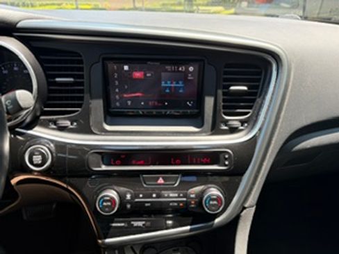Used 2015 Kia Optima LX FWD image 8