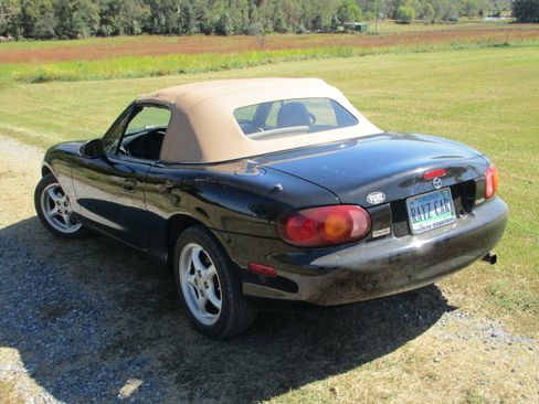 Used 1999 MAZDA MX-5 Miata RWD image 8
