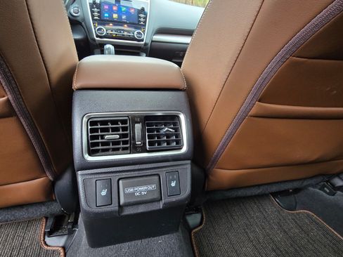 Used 2018 Subaru Outback 2.5i Touring image 16