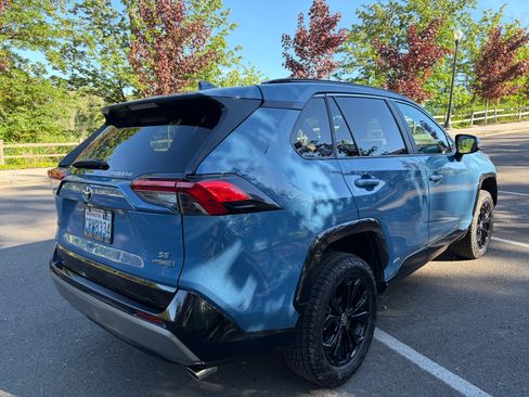 Used 2022 Toyota RAV4 SE w/ Convenience Package AWD/4WD image 11