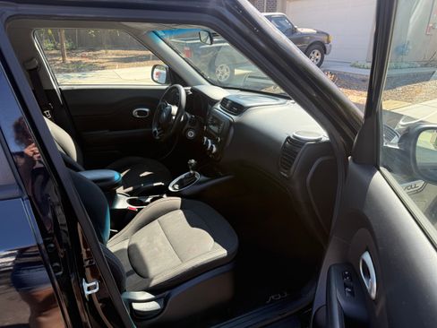Used 2016 Kia Soul image 11