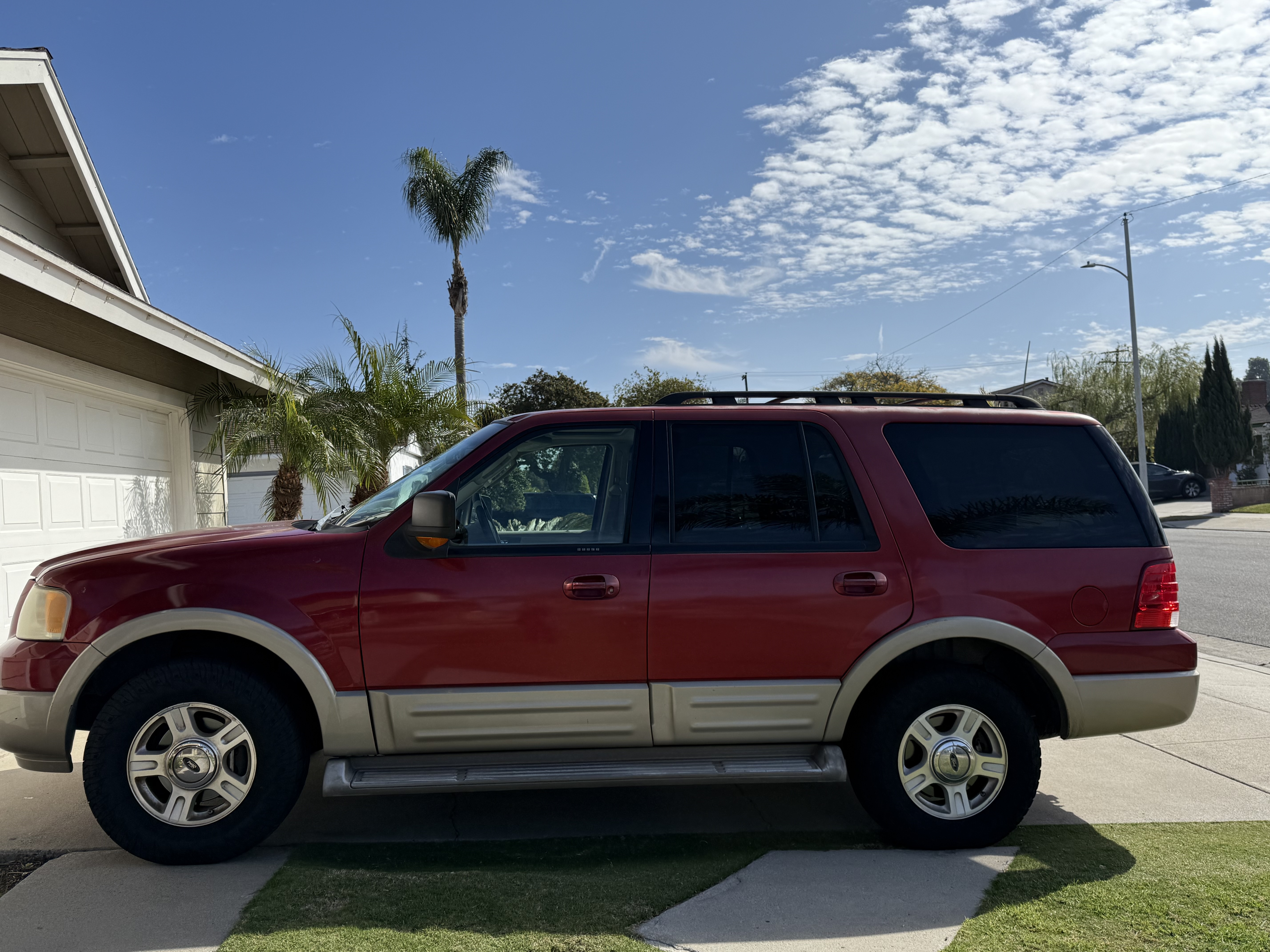 Used 2006 Ford Expedition Eddie Bauer RWD image 2