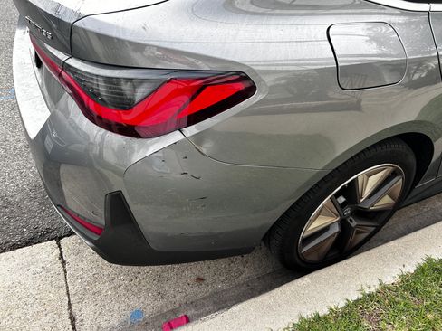 Used 2024 BMW i4 eDrive35 w/ Convenience Package image 10