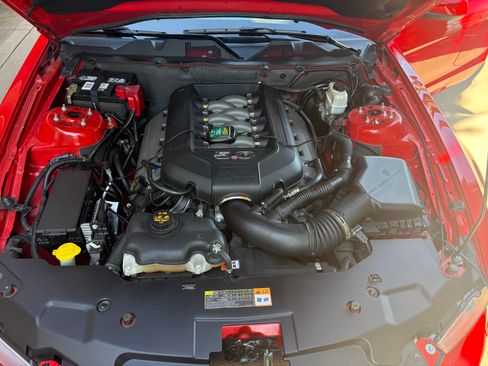 Used 2012 Ford Mustang GT Premium w/ Security Pkg RWD image 10