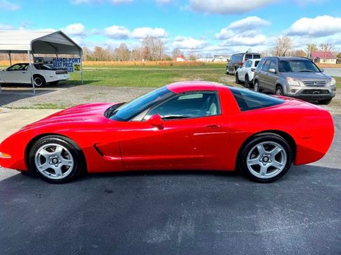 Used 1997 Chevrolet Corvette Coupe w/ Performance Handling Pkg image 21