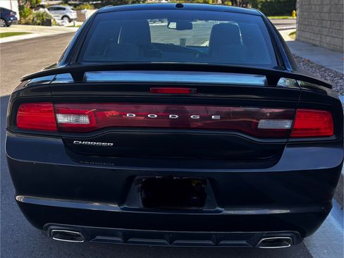 Used 2013 Dodge Charger SXT Plus image 2