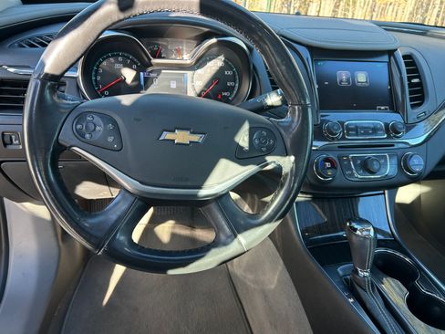 Used 2017 Chevrolet Impala Premier w/ Enhanced Convenience Package image 6