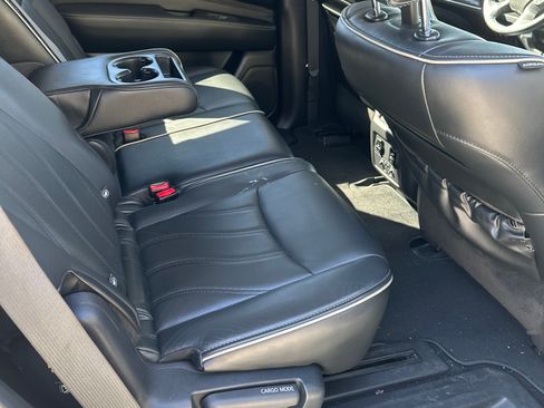 Used 2019 INFINITI QX60 Luxe w/ Essential Package image 6