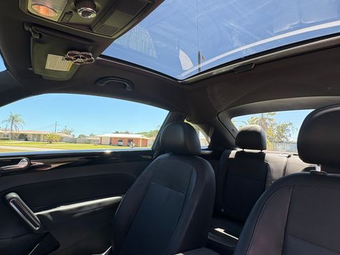 Used 2013 Volkswagen Beetle 2.5 Fender FWD image 12