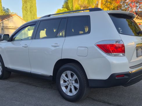 Used 2012 Toyota Highlander SE image 4