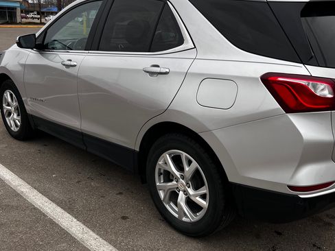 Used 2020 Chevrolet Equinox Premier w/ LPO, Floor Liner Package image 4