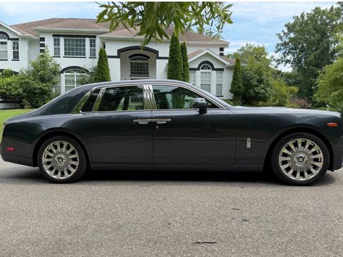 Used 2018 Rolls-Royce Phantom Sedan RWD image 5