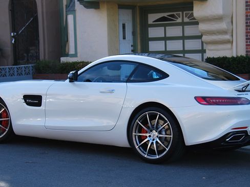 Used 2017 Mercedes-Benz AMG GT S image 4