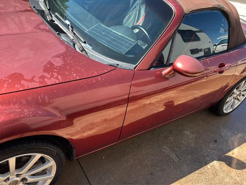 Used 2006 MAZDA MX-5 Miata Grand Touring w/ Premium Pkg RWD image 4