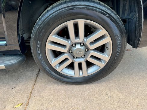 Used 2011 Toyota 4Runner Limited image 19