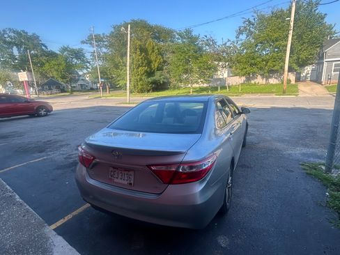 Used 2017 Toyota Camry SE FWD image 5