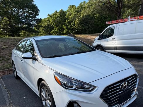 Used 2018 Hyundai Sonata SE w/ Cargo Package FWD image 1