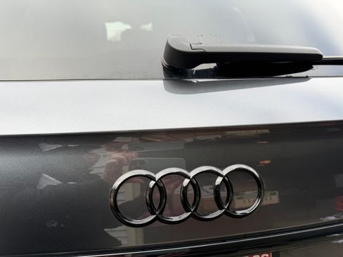 Used 2025 Audi Q5 e Premium Plus w/ Premium Plus Package image 8