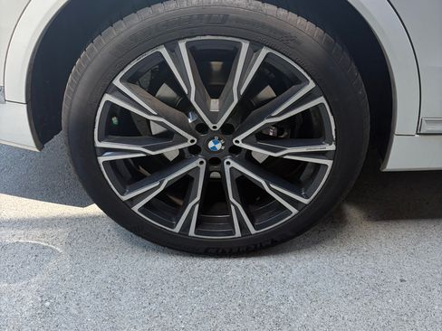 Used 2022 BMW X7 xDrive40i w/ Luxury Seating Package image 18