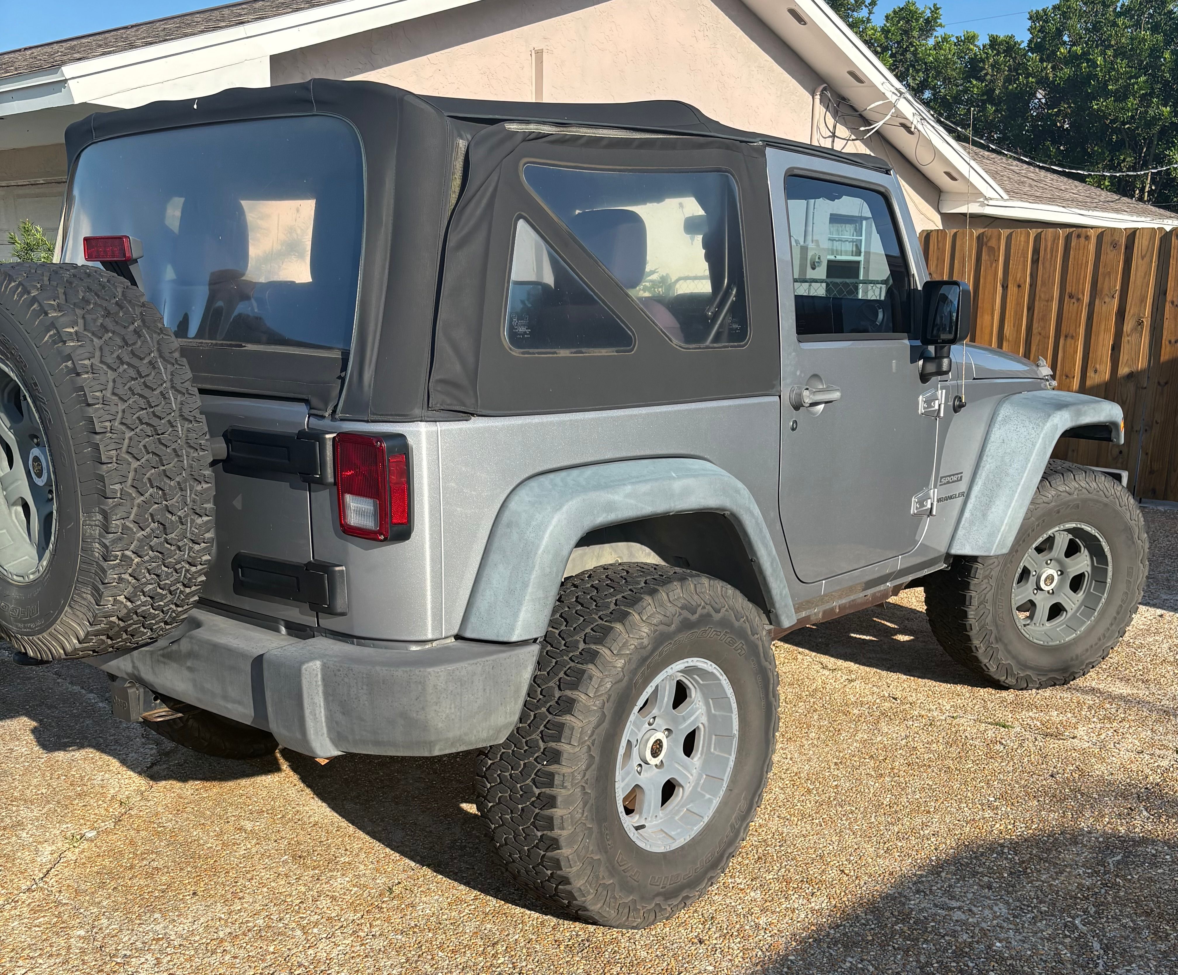 Used 2013 Jeep Wrangler Sport AWD/4WD image 9