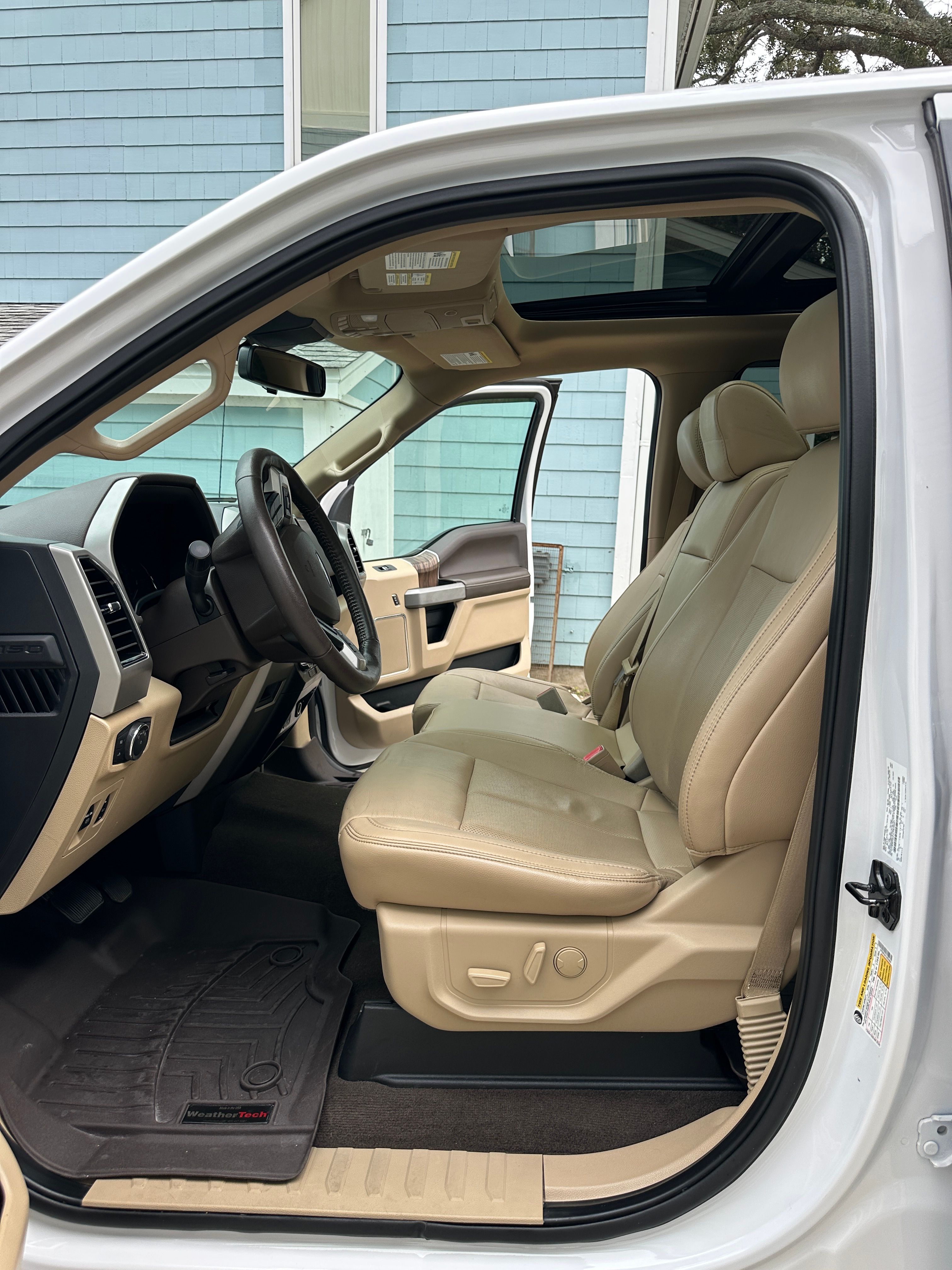 Used 2020 Ford F150 Lariat w/ Equipment Group 501A Mid image 12