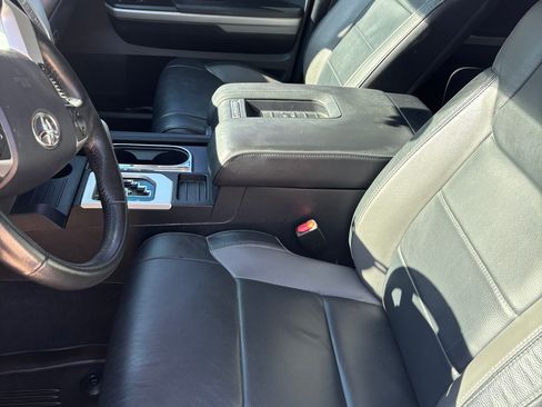 Used 2018 Toyota Tundra Limited image 2