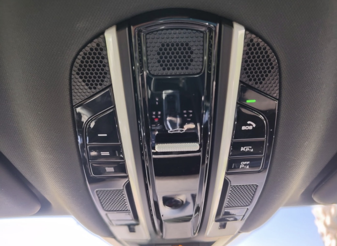Used 2023 Porsche Cayenne Platinum Edition AWD/4WD image 15