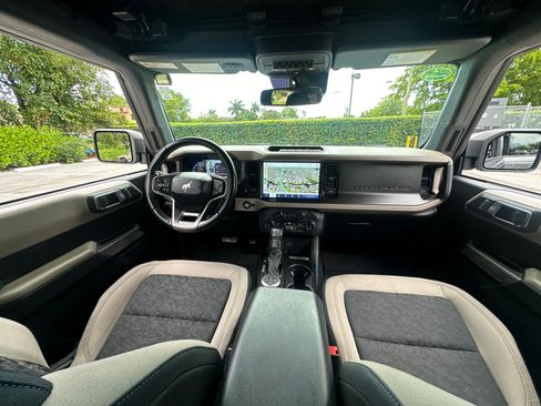 Used 2022 Ford Bronco Wildtrak image 14