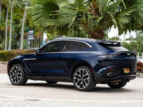 Used 2021 Aston Martin DBX AWD/4WD image 15
