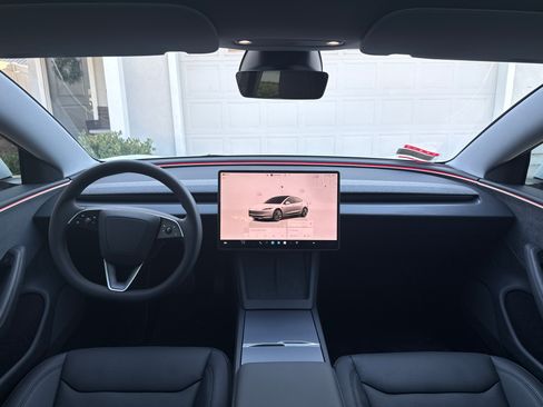 Used 2025 Tesla Model 3 Long Range image 8