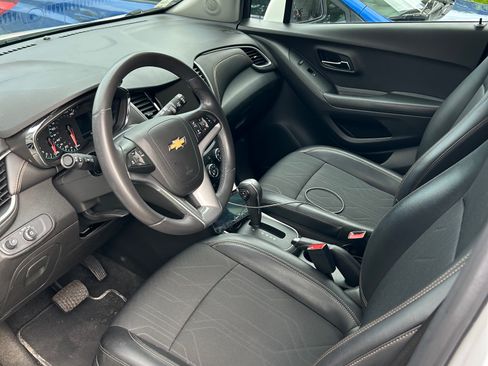 Used 2021 Chevrolet Trax LT w/ Driver Confidence Package AWD/4WD image 5