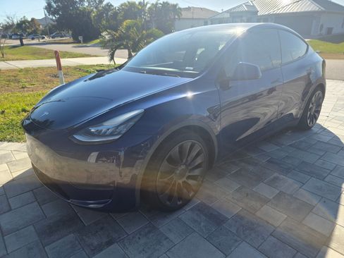 Used 2020 Tesla Model Y Performance image 4