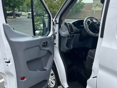 Used 2018 Ford Transit 250 130 Low Roof w/ Exterior Upgrade Package RWD image 18