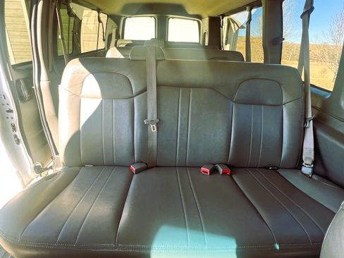 Used 2022 Chevrolet Express 3500 LS image 10