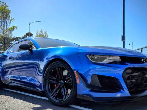 Used 2018 Chevrolet Camaro ZL1 image 2