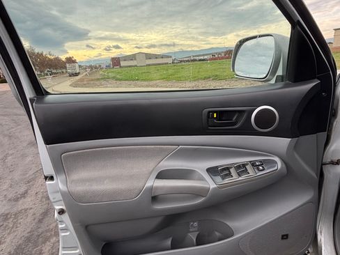 Used 2007 Toyota Tacoma 4x4 Double Cab image 10