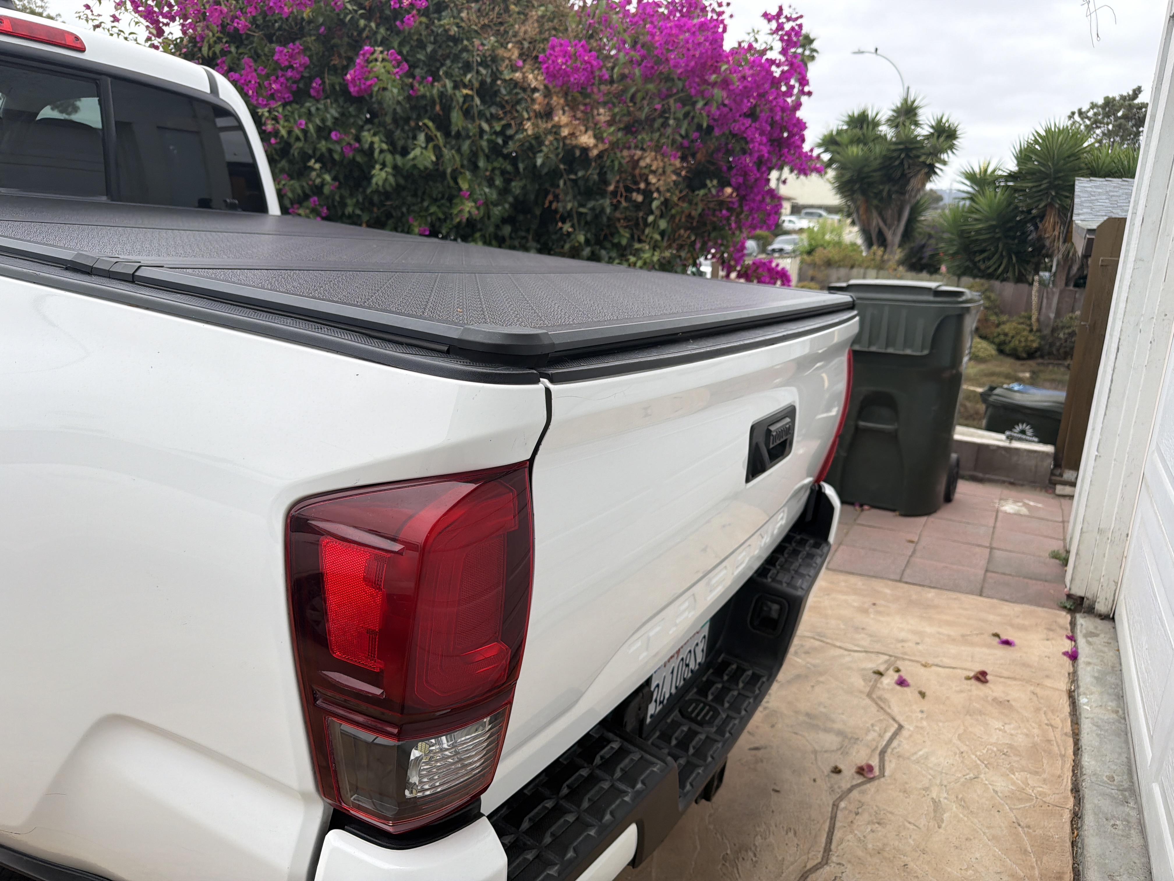 Used 2023 Toyota Tacoma SR RWD image 9