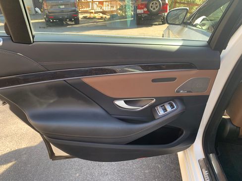 Used 2016 Mercedes-Benz S 550 Sedan image 14