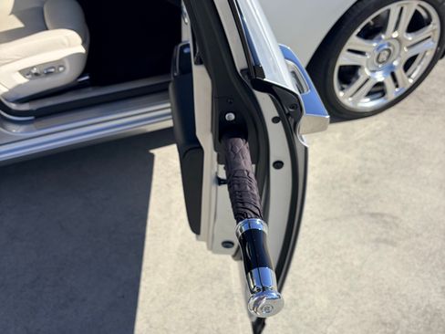 Used 2017 Rolls-Royce Ghost image 9