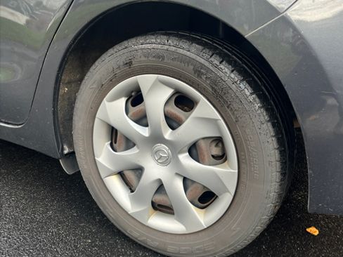 Used 2015 MAZDA MAZDA3 i SV image 15