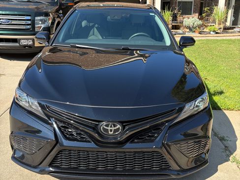 Used 2023 Toyota Camry SE w/ Convenience Package FWD image 15