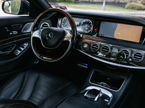 Used 2015 Mercedes-Benz S 550 4MATIC Sedan image 4
