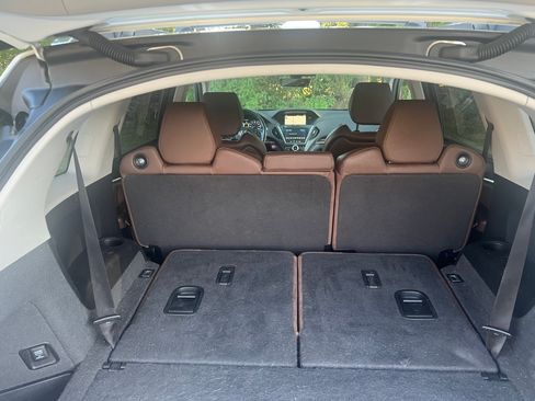 Used 2018 Acura MDX w/ Technology & Entertainment AWD/4WD image 11