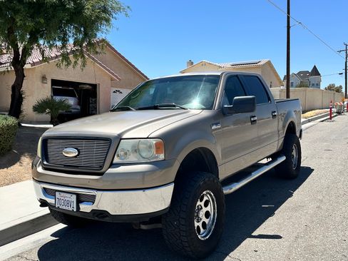 Used 2006 Ford F150 XLT AWD/4WD image 2