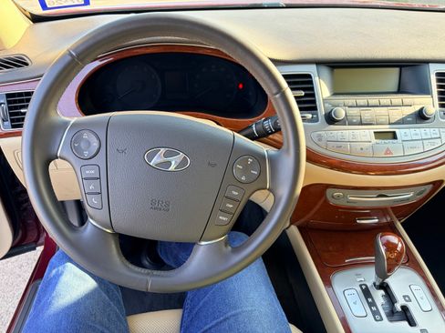 Used 2013 Hyundai Genesis 3.8 image 5